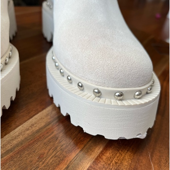 VINCE CAMUTO MILKY WHITE STUDDED MEENDEY PULL-ON BOOTS - Picture 4 of 16